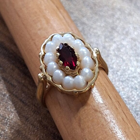 Avon Pearl Ruby Red Rhinestone Oval Ring, Gold Tone - Picture 8 of 13